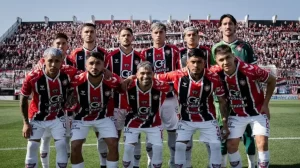 nestor-di-pierro-presidente-de-chacarita-apunto-contra-sus-futbolistas_862x485