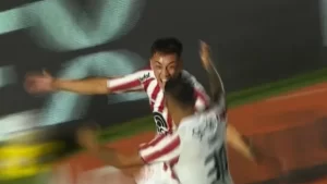 matias-gallardo-instituto-festejo-de-gol_862x485