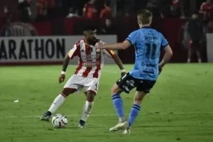 550x367_reemplazo-jorge-juarez-ocupa-lateral-derecho-lugar-suspendido-victor-salazar-duelo-frente-temperley-1147000-201302