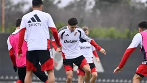tobias-andrada-en-su-primer-entrenamiento-como-jugador-de-river_862x485