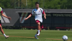 santiago-espindola-se-entrena-con-primera_862x485